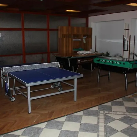 Sportovne Rekreacni Areal Raj ホリデーパーク Kněžmost
